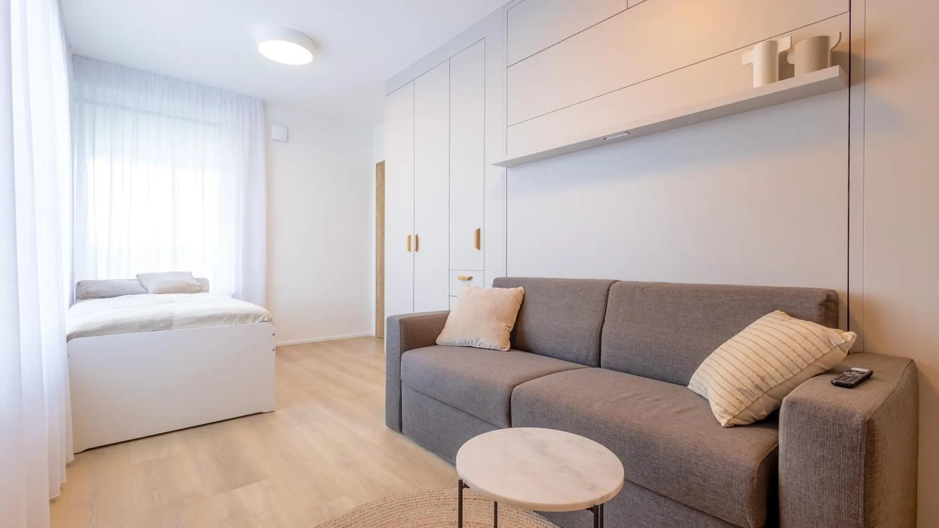 Bright 2Br - 5Th Floor, Balcony, Free Parking By Gravity Prague Διαμέρισμα Τσεχία
