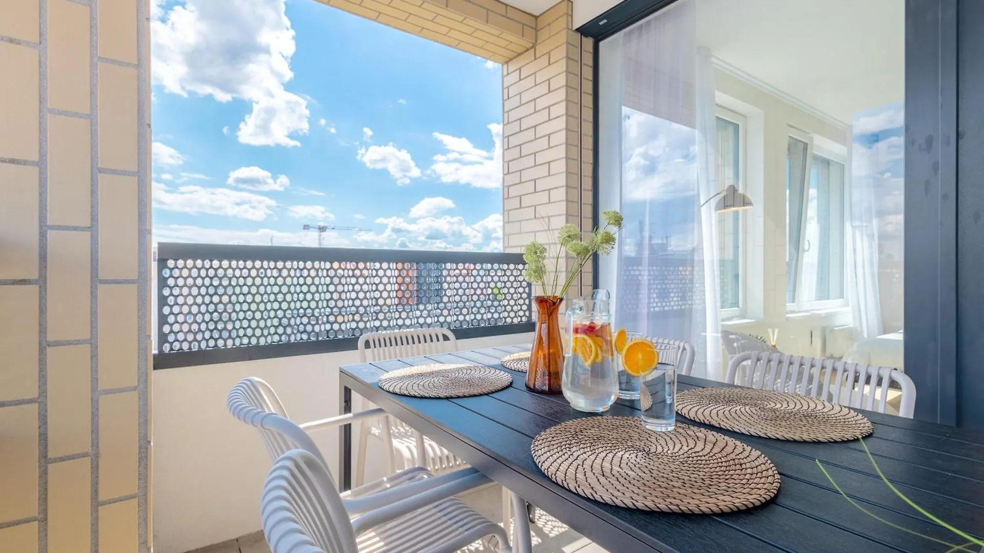 Bright 2Br - 5Th Floor, Balcony, Free Parking By Gravity Prague Διαμέρισμα