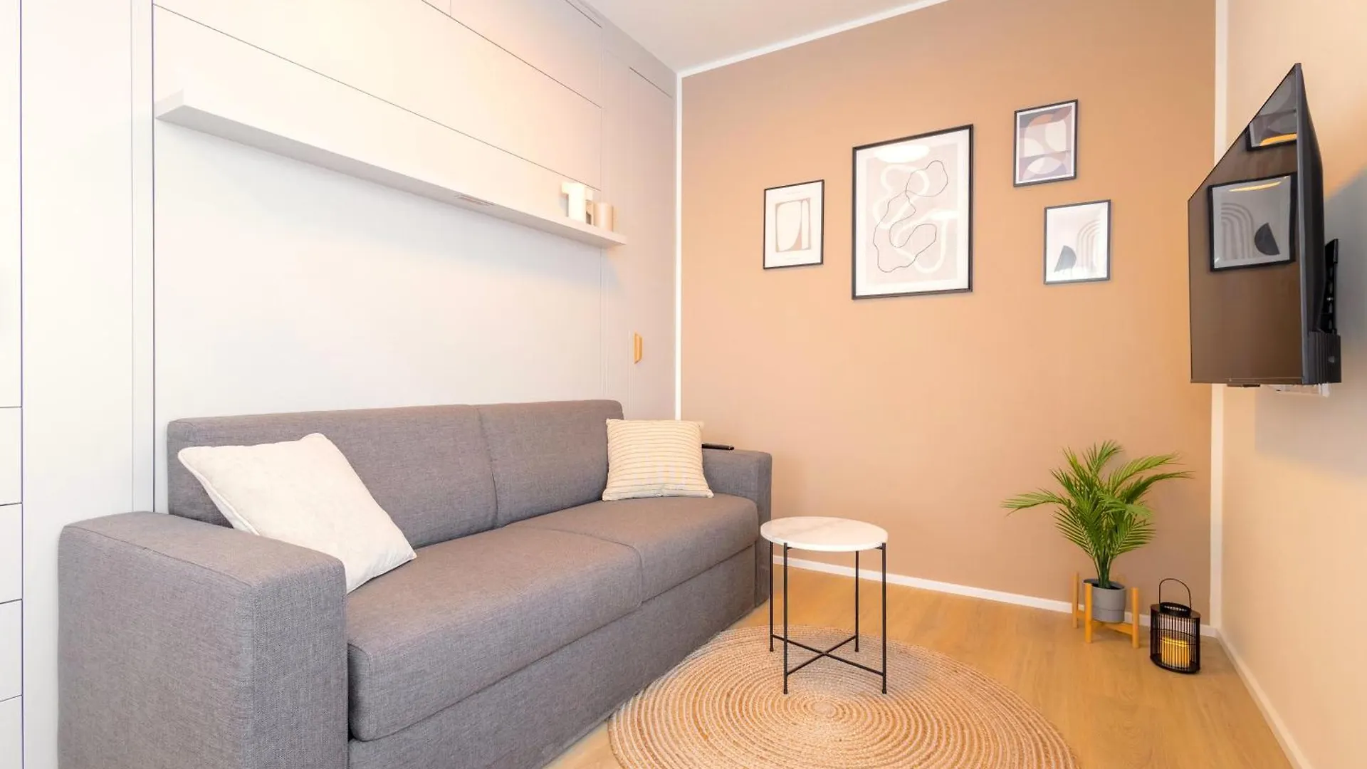Bright 2Br - 5Th Floor, Balcony, Free Parking By Gravity Prague Διαμέρισμα