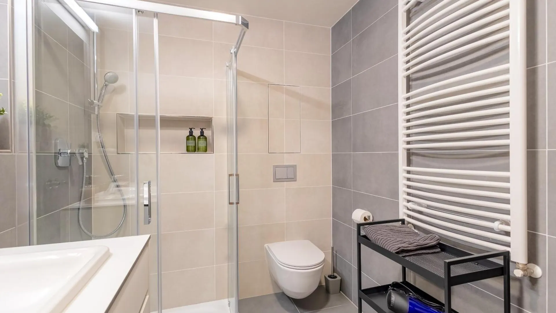 Bright 2Br - 5Th Floor, Balcony, Free Parking By Gravity Prague Διαμέρισμα Τσεχία